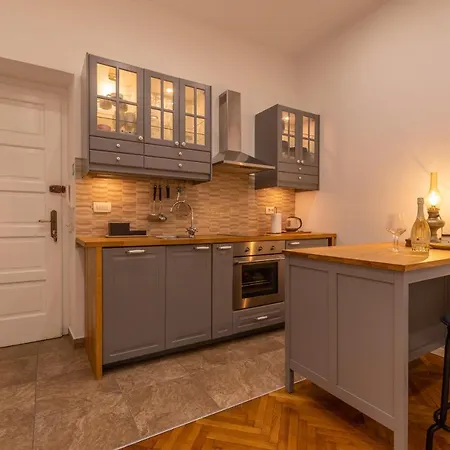Apartment Neptune 2 *